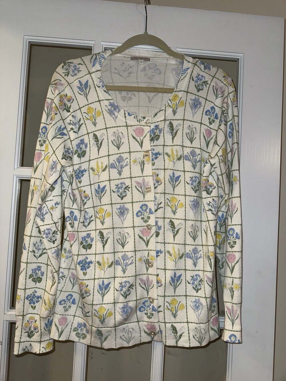 Crown & Ivy Women’s Floral Sweater Button Down Art to Wear Cottagecore LG